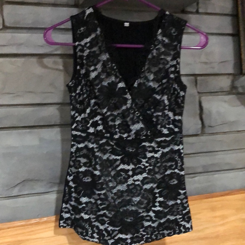 Black and white lacy tank top
